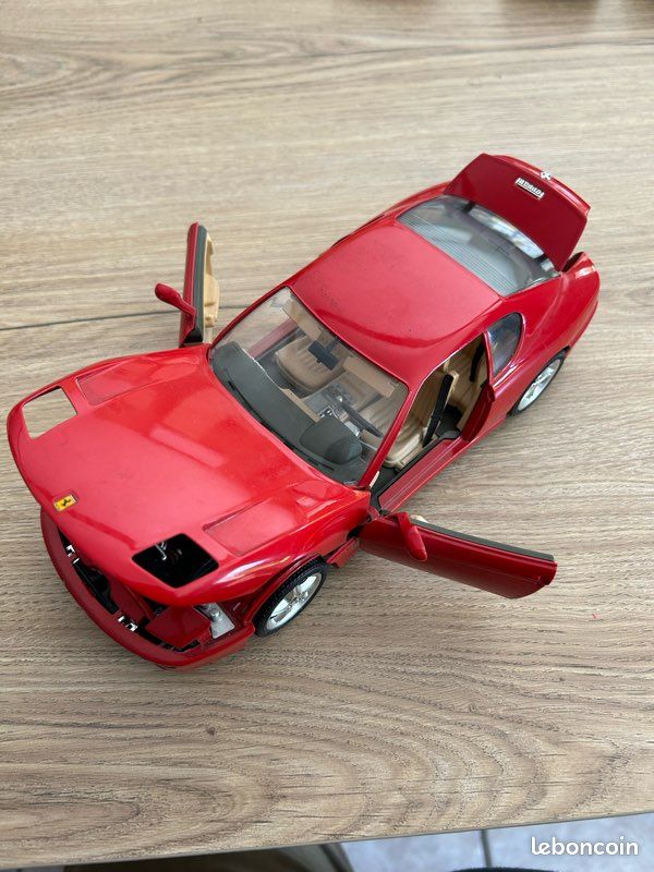 Voiture miniature Ferrari rouge 456GT bburago italy 1/18 (image 4)