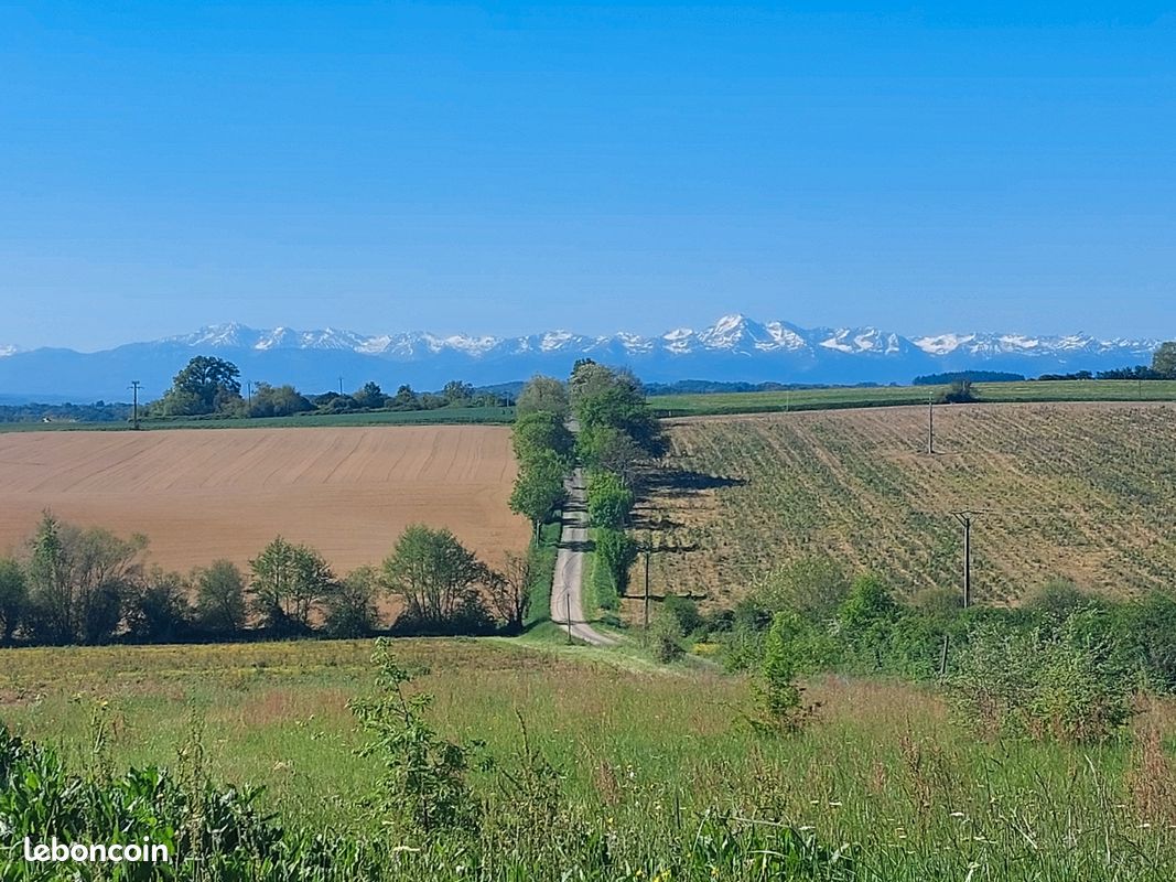 Terrain viabilisé vue Pyrénées · à Miélan · 58 000 €