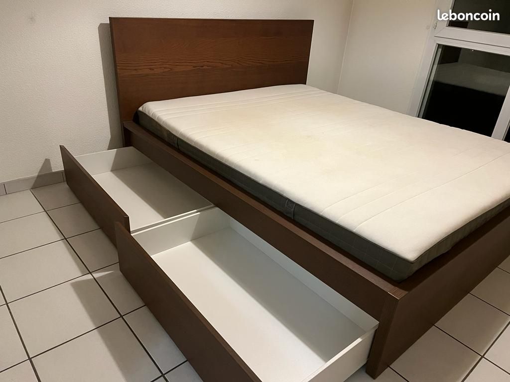 Cadre de lit 160 X 200 + sommier + matelas+prix négociable (image 1)