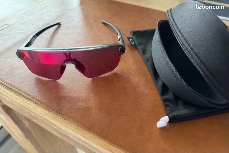 Lunettes de soleil Oakley (image 1)