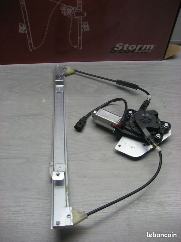 A14537 a1.4537 leve-vitre avant gauche renault megane (image 1)