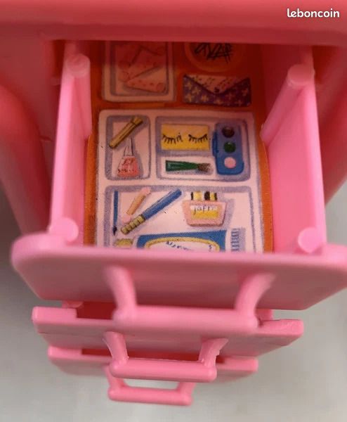 MEUBLES DE POUPEE GLADYS SALON & SALLE A MANGER+USTENSILES 1982