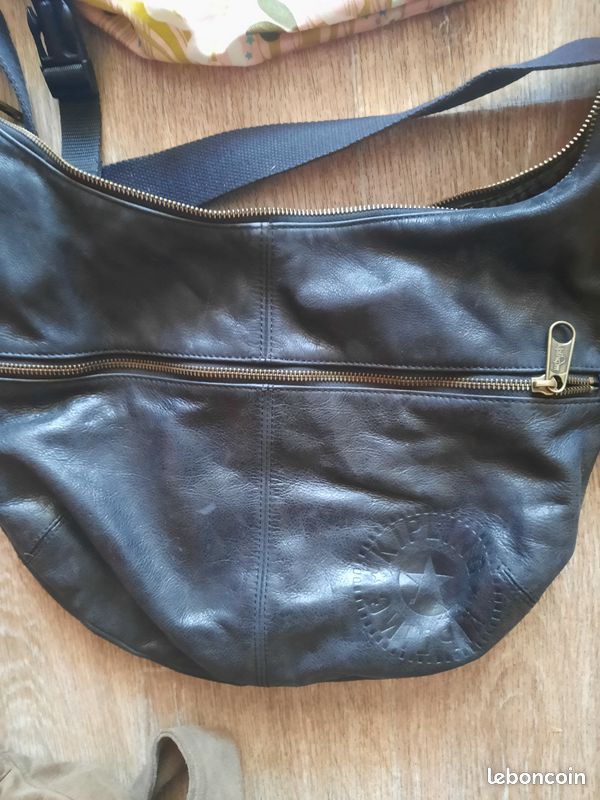 Lot de 9 sacs de marques à revendre en vide grenier (image 7)