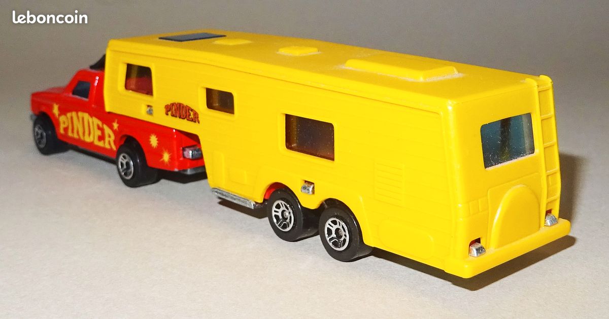 Camping-car Pinder Majorette échelle 1/60 - Jaune Et Rouge - Occasion