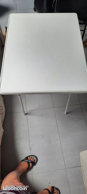 Table blanche 2 personnes très bon état (image 1)