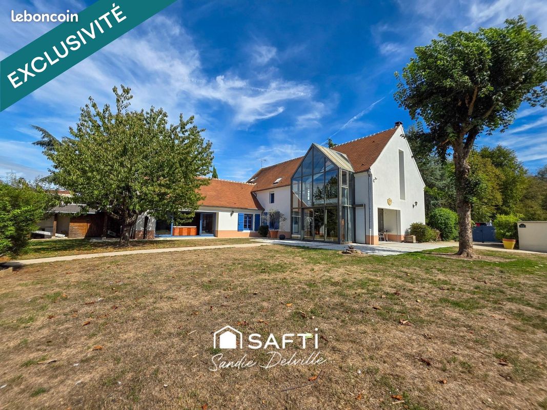 Maison 8 pièces 293 m² · à Le Plessis-Feu-Aussoux · 293 m² · 489 000 €