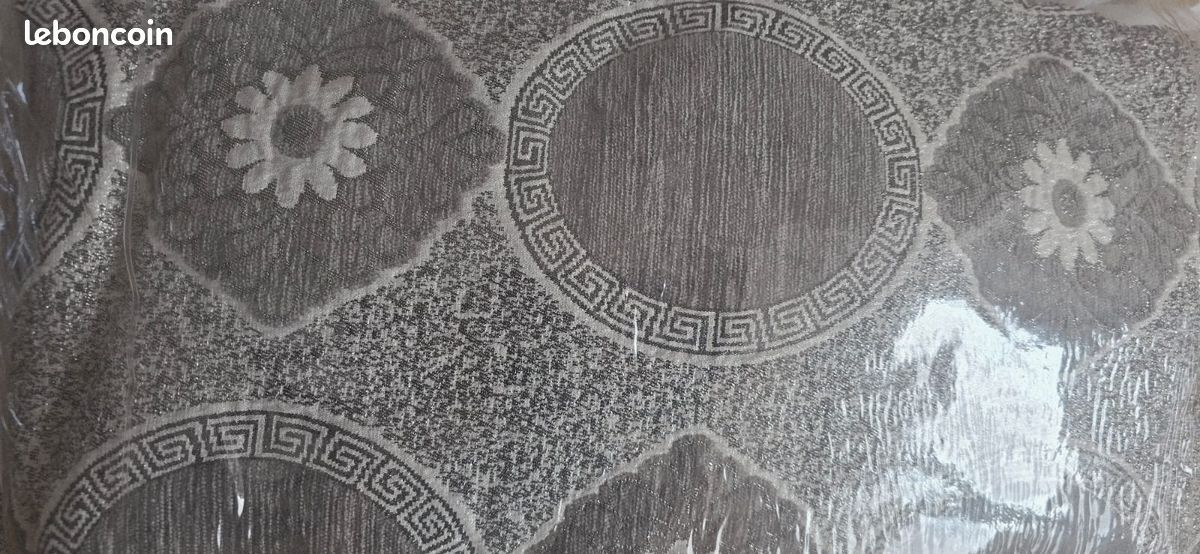 Canapé marocain et table à manger (image 9)