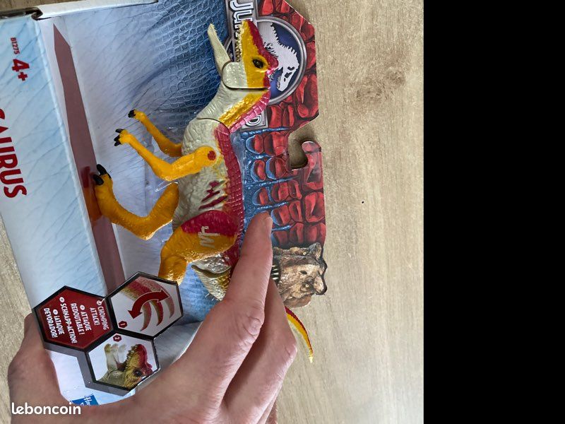 Allosaurus Jurassic world hasbro 2015 neuf (image 4)