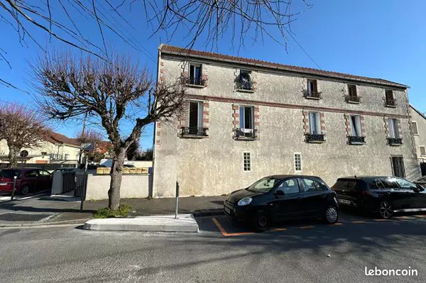 Local commercial 8 pièces 220 m² · à Villiers-le-Bel · 220 m² · 700 000 €