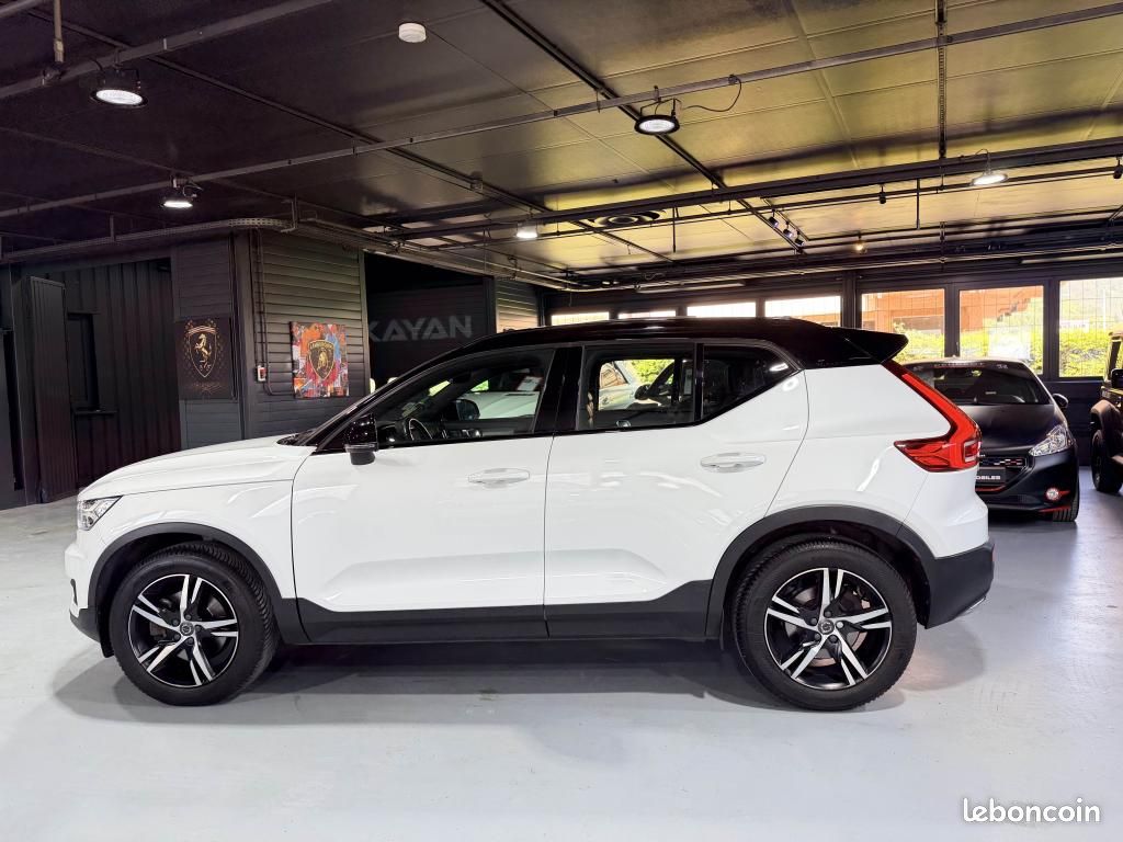 VOLVO XC40 D4 AWD 190 ch Geartronic R-Design- Toit ouvrant- Harman/Kardon- Keyless (image 6)