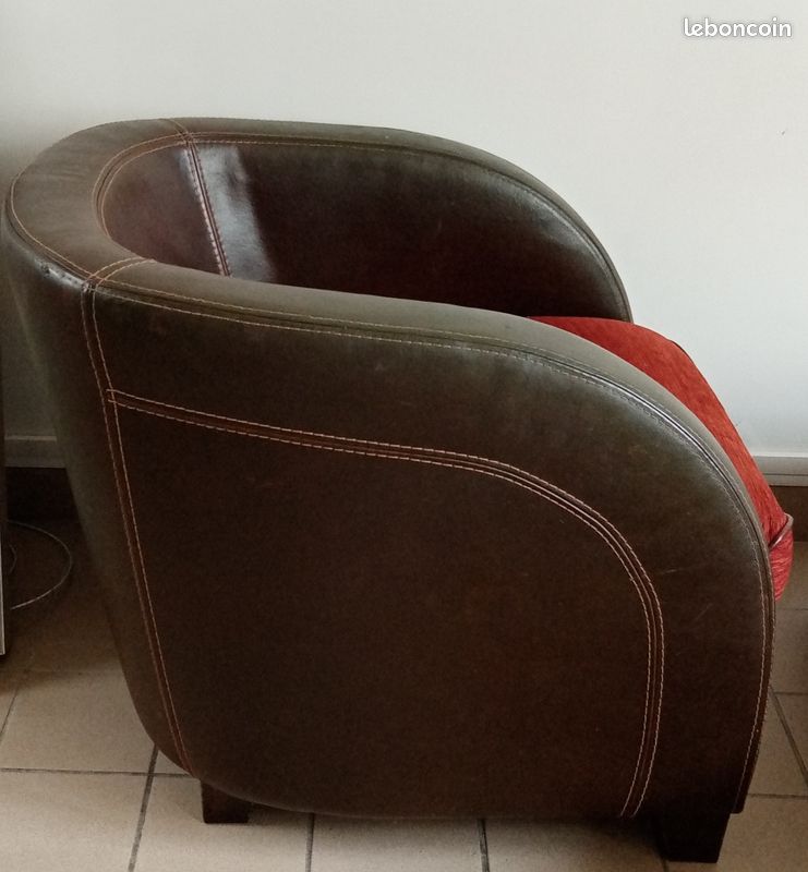 Fauteuil en cuir, assise tissus (image 1)