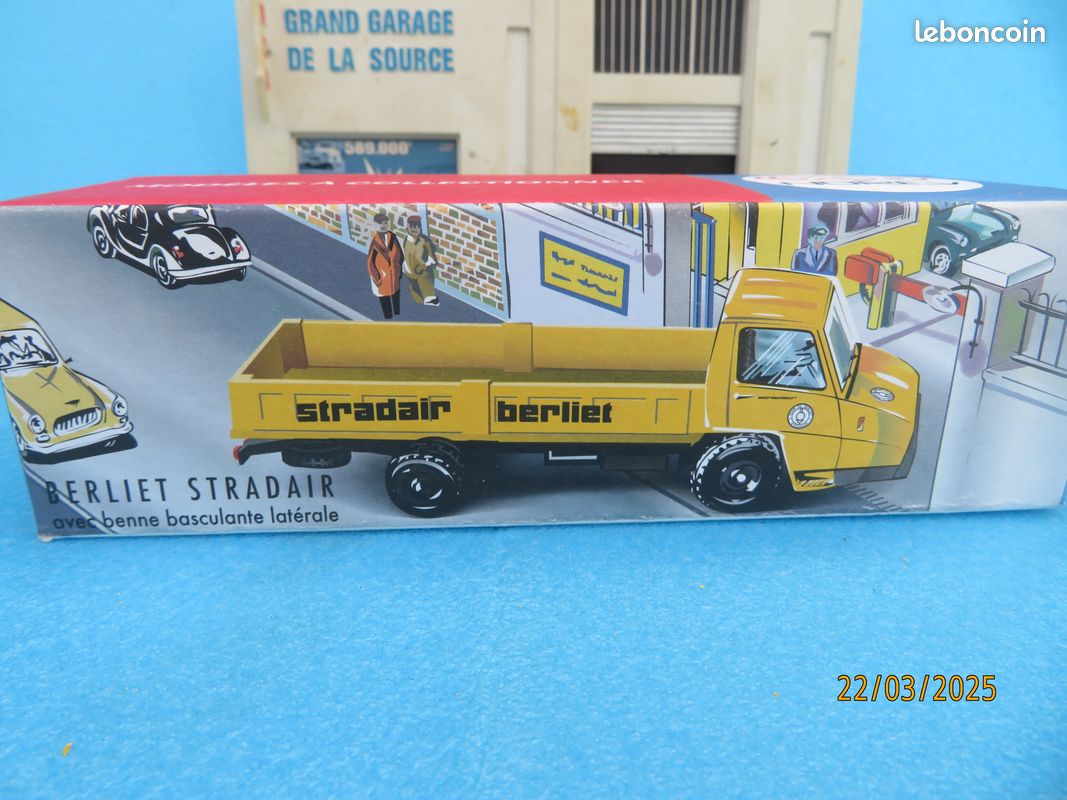 CIJ - BERLIET Stradair - Benne basculante Laterale - 1/43