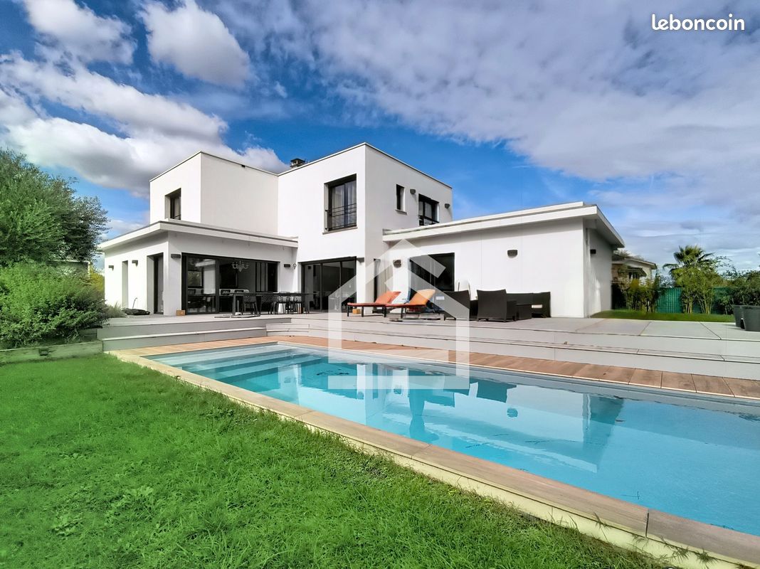 Maison 7 pièces 260 m² · au Haillan · 260 m² · 1 050 000 €