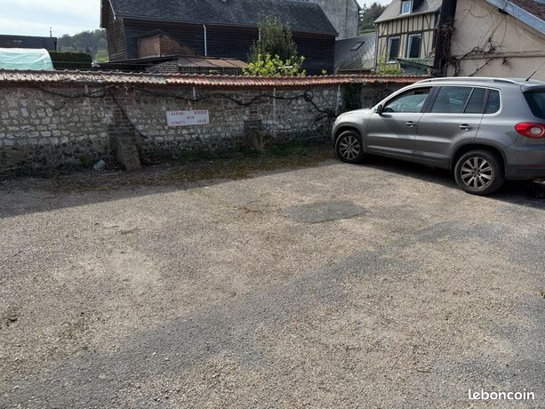 Place de parking extérieur
