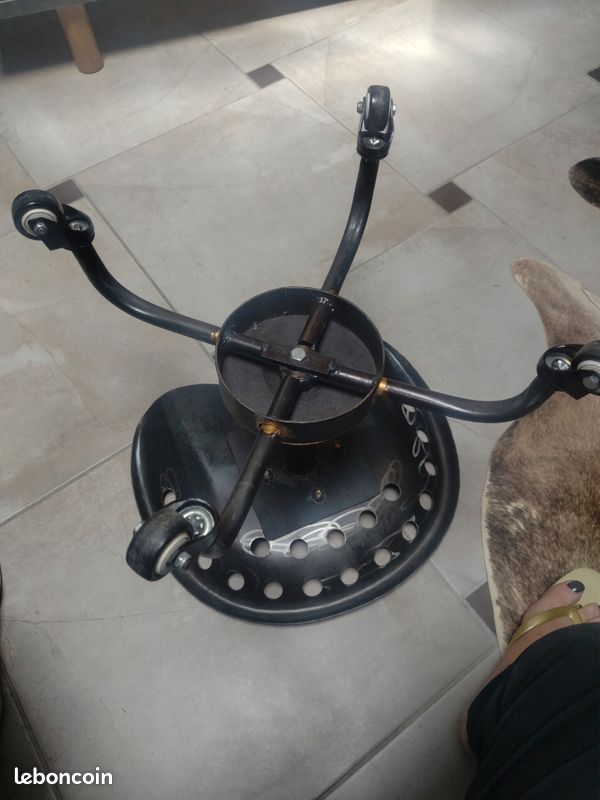 Tabouret industriel (image 5)