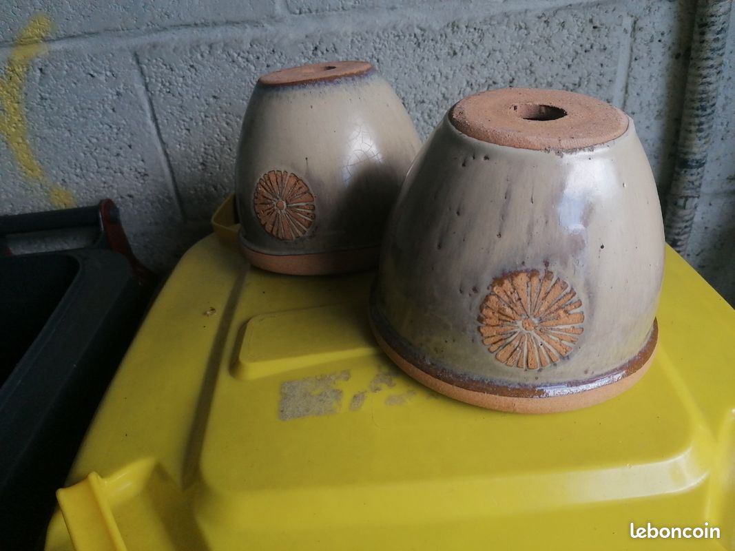Un cache pot céramique (image 1)