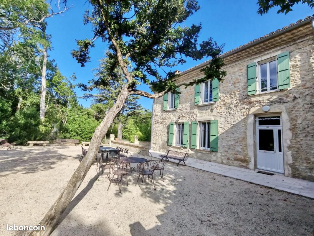 Maison 6 pièces 207 m² · à Orange · 207 m² · 2 100 €/mois