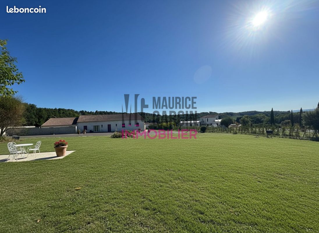 Maison 13 pièces 430 m² · à Mondragon · 430 m² · 895 000 €