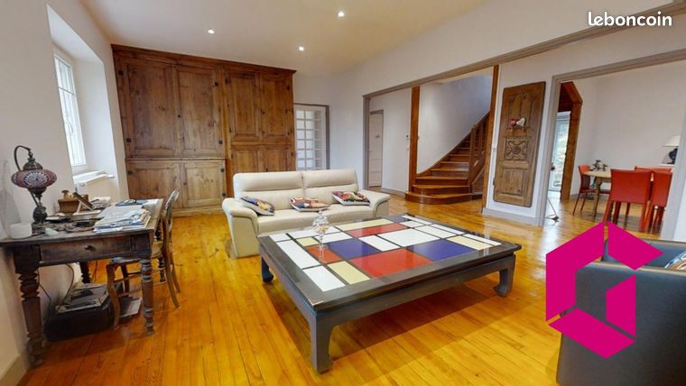 Propriété 6 pièces 162 m²
