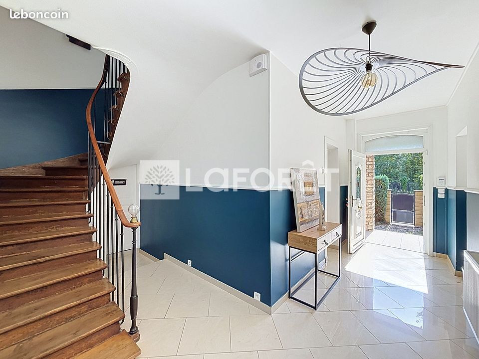 Maison 6 pièces 214 m² · à Neuville-sur-Escaut · 214 m² · 318 000 €