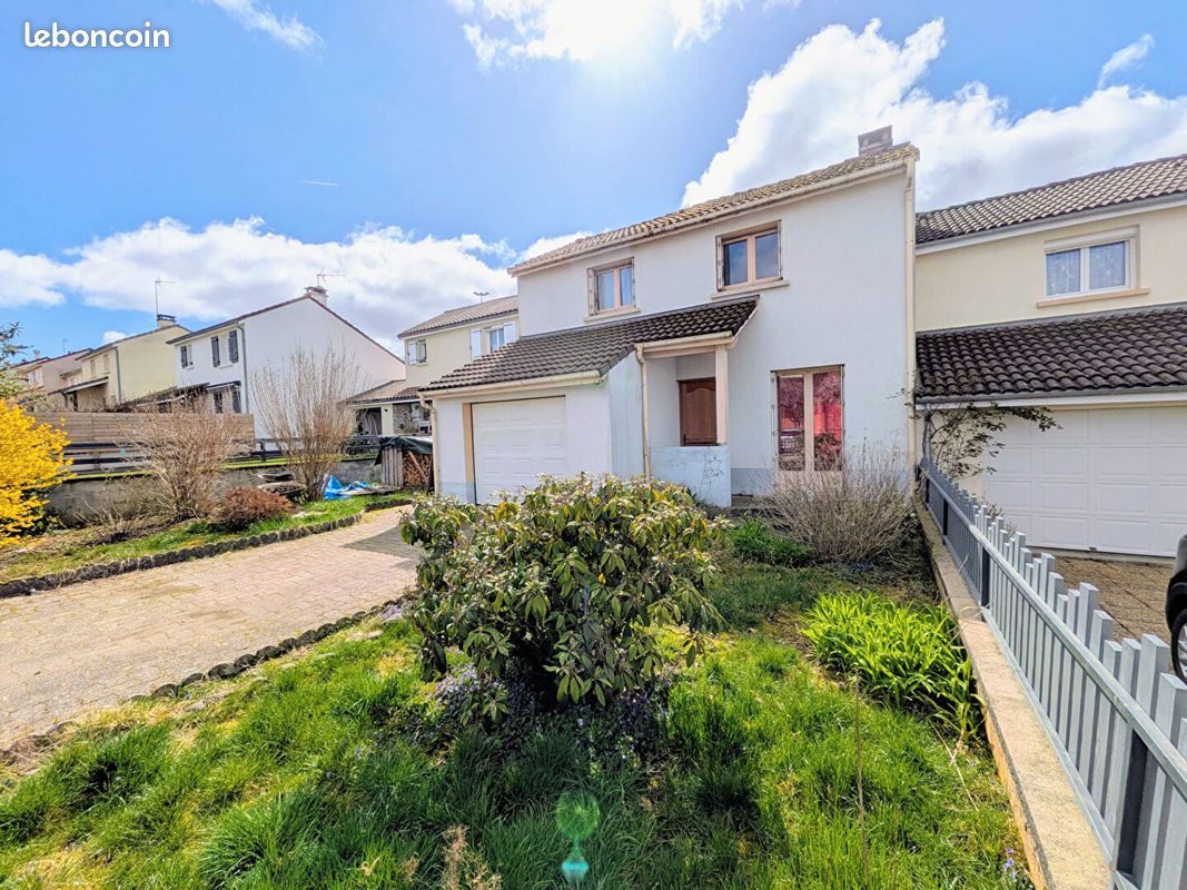 Maison 5 pièces 86 m² · à Naucelles · 86 m² · 179 900 €