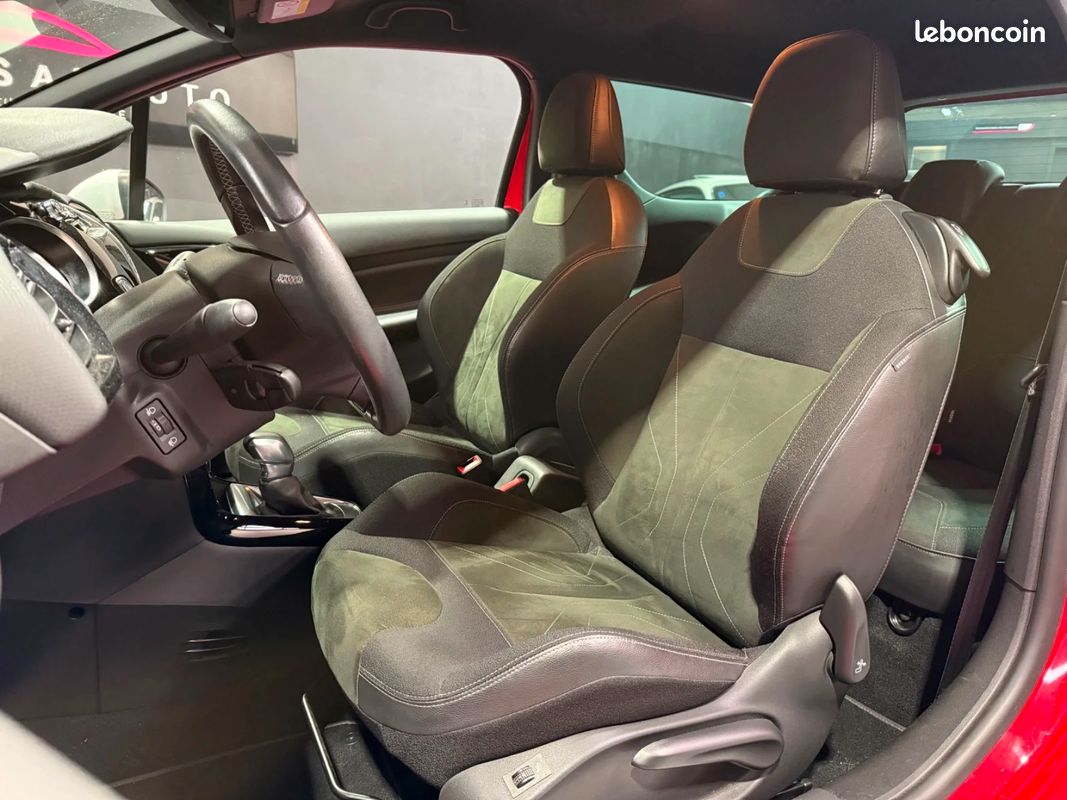 DS DS 3 1.2 110 cv Sport Chic / BOITE AUTOMATIQUE / DISTRIBUTION OK / SIÈGES CHAUFFANTS / BLUETOOTH (image 17)