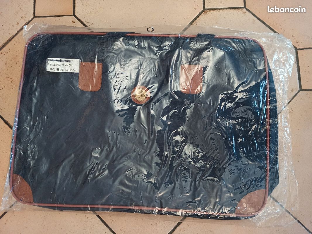Set de voyage : valise + trousse de toilette (image 6)