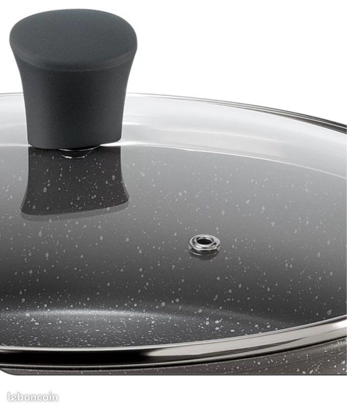 Sauteuse Lagostina modèle Lavinia avec couvercle diamètre 26 cms (image 4)