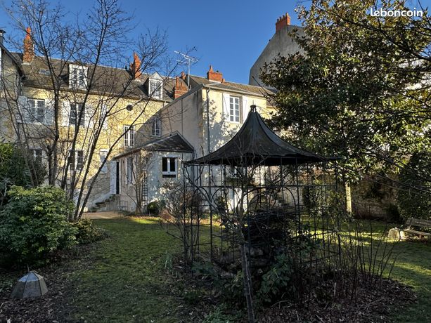 Maison 10 pièces 247 m²