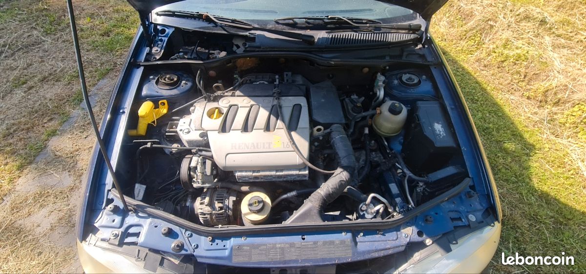 Moteur Mégane phase 2 1,6 16v (image 1)