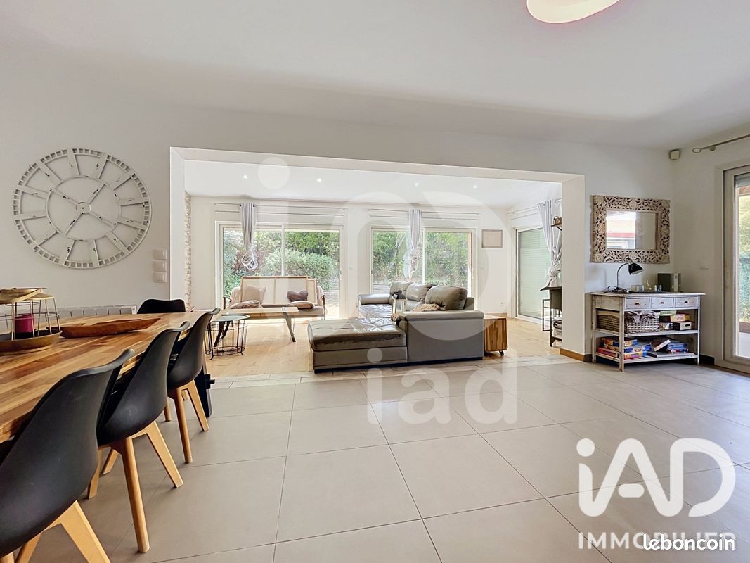 Maison 7 pièces 144 m² · à Ozouer-le-Voulgis · 144 m² · 354 000 €