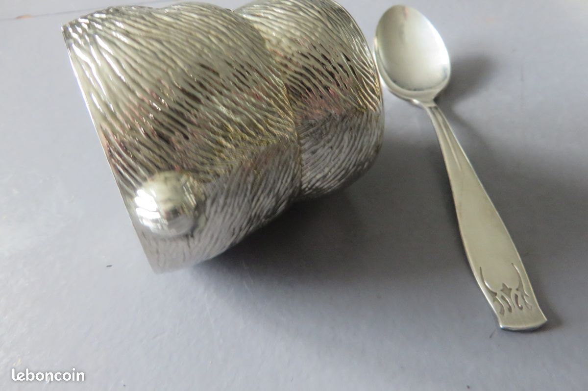 Ancien coquetier en métal argenté avec sa cuillère / baptême