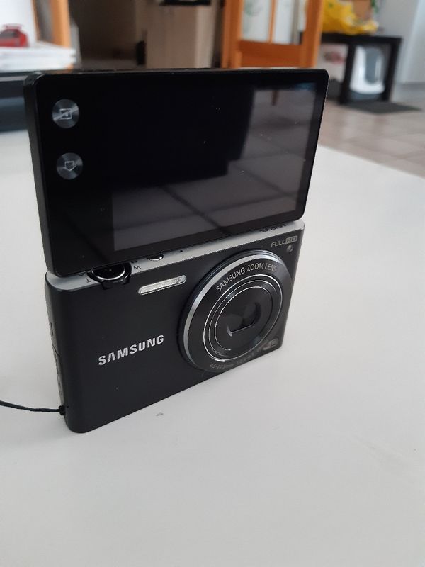 Appareil photo numérique Samsung MV900F