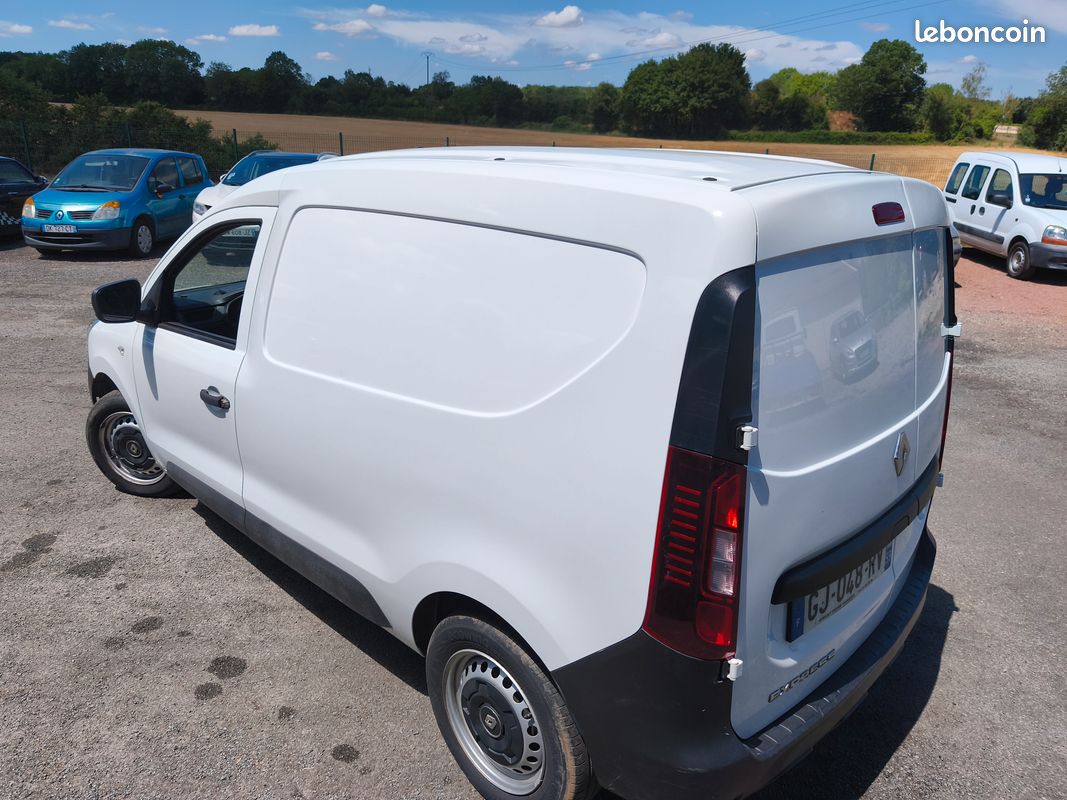 Renault Express Van Blue dci 75 (image 2)
