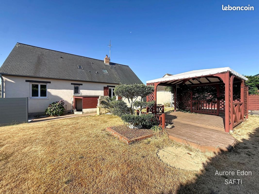Maison 8 pièces 197 m² · à Château-Gontier-sur-Mayenne · 197 m² · 250 000 €