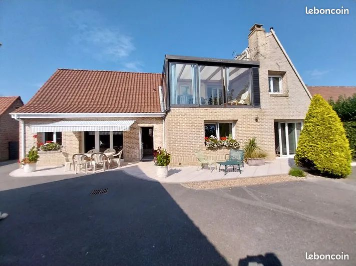 Maison 5 pièces 143 m² · à Bollezeele · 143 m² · 299 000 €