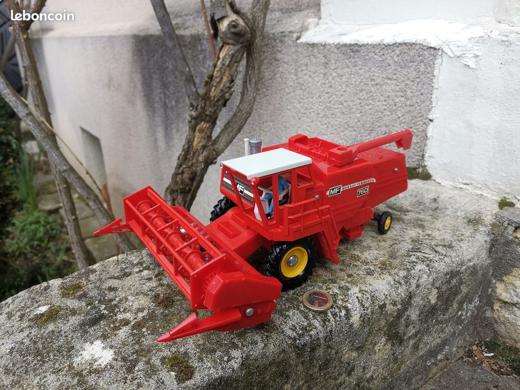 Miniature Moissonneuse-batteuse Massey Ferguson 760 1/32 - Occasion, Vendue Pour Pièces/déco