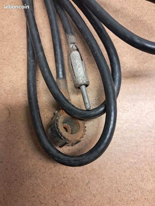 Cable antenne voiture (image 2)