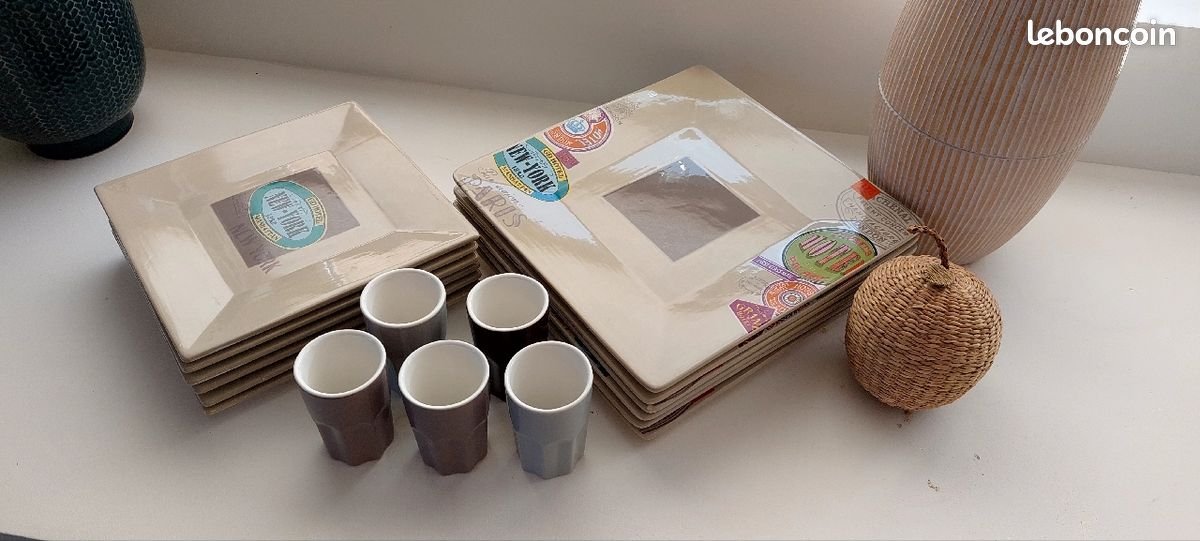 Service assiettes 12 pièces + 5 petites tasses (image 2)