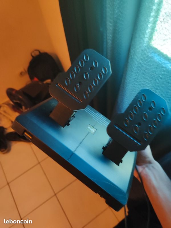 Volant thrustmaster ps4 (image 3)