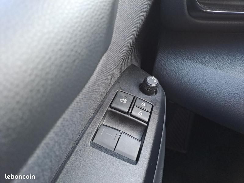 Toyota Yaris 116h Dynamic Business 5p + Programme Beyond Zero Academy MY22 (image 17)