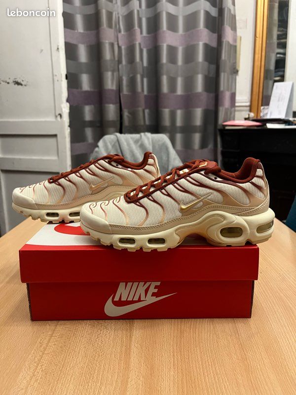 Sail Team Red Red And Gold Air Max Plus Nike Air Max Plus SE