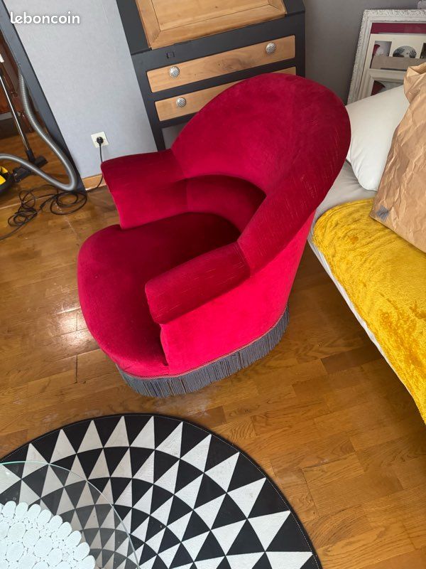 Fauteuil crapaud velours rouge (image 2)