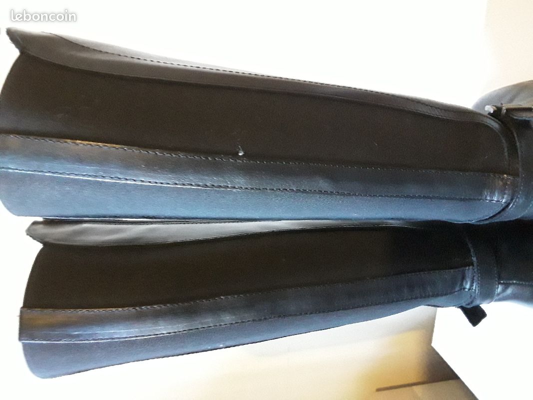 Bottes en cuir noir (image 3)