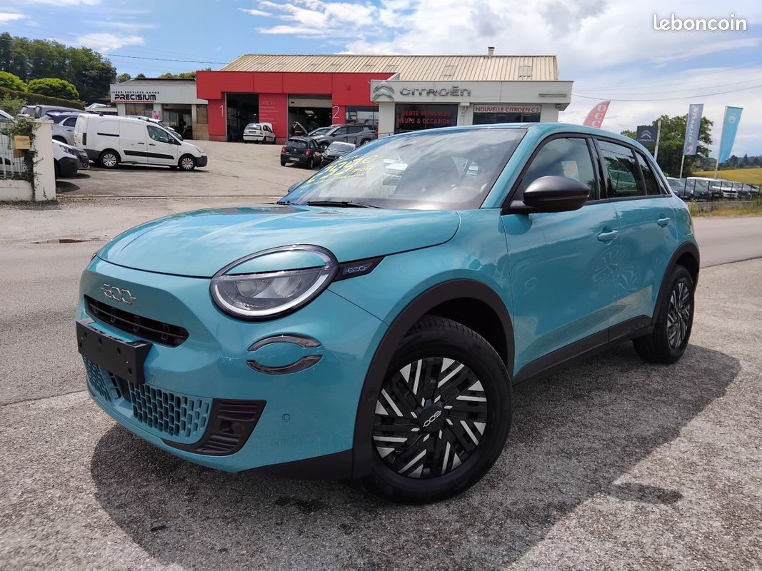 Fiat 600 T-Gen 3 1.2 Hybrid 145 Step 2 DCT6 Pop (image 1)