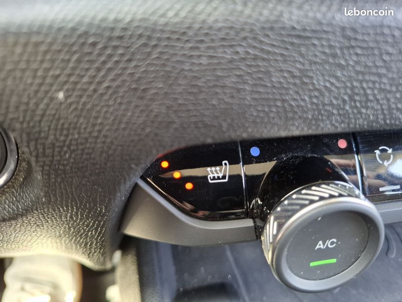 Citroen C4 X 1.2 PURETECH 130CH S&S MAX AUTOMATIQUE + ATTELAGE (image 9)
