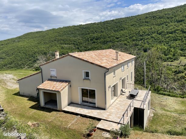 Maison 8 pièces 267 m²