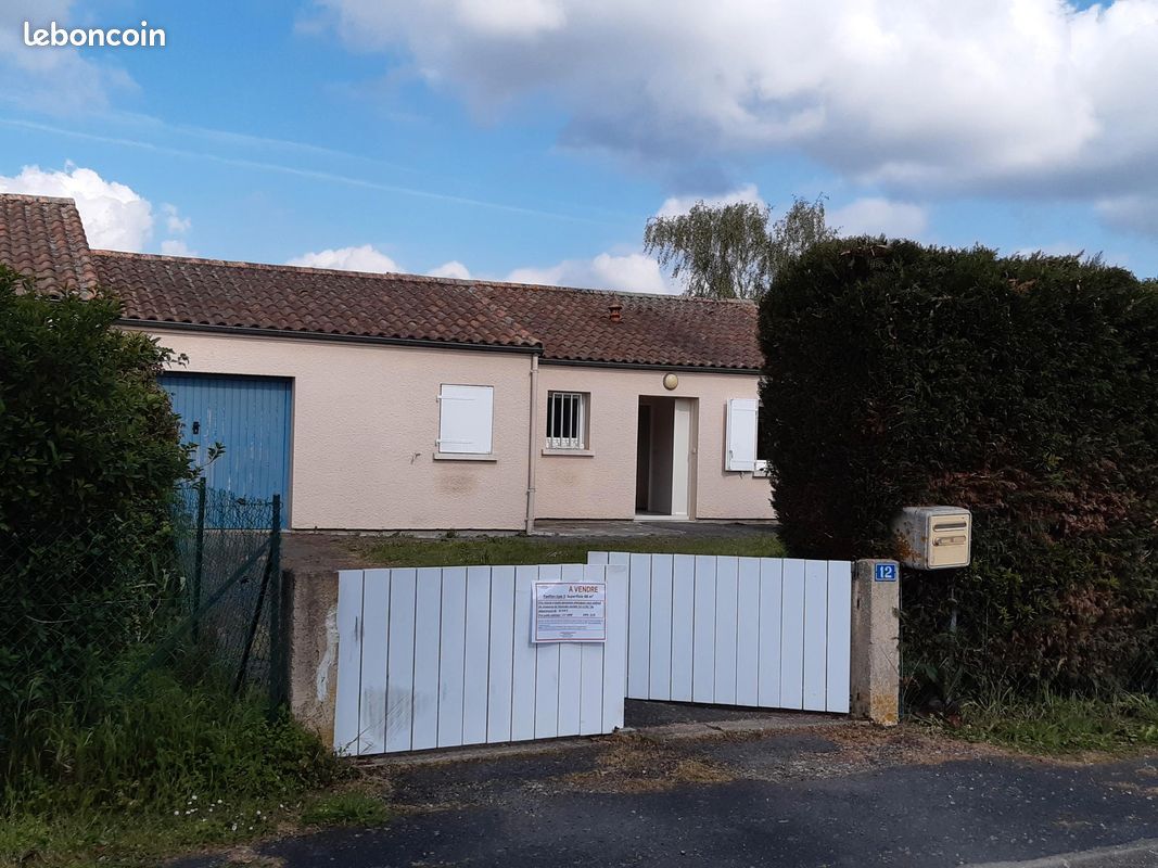 Maison 3 pièces 68 m² - La Villedieu-du-Clain 86340 (image principale 0)