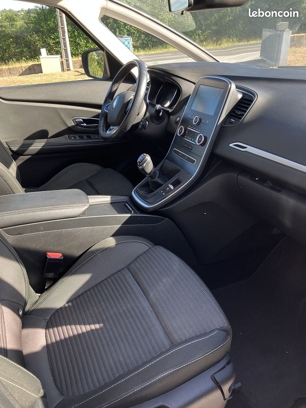 Renault Scénic 1.2 ENERGY TCE 130 BUSINESS (image 11)
