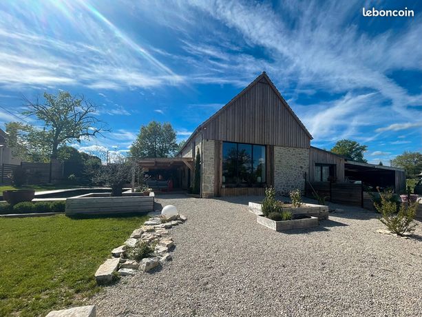 Propriété 4 pièces 177 m²